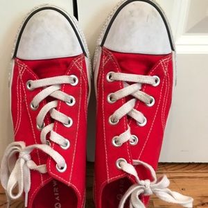 Airwalk women’s canvas sneaker